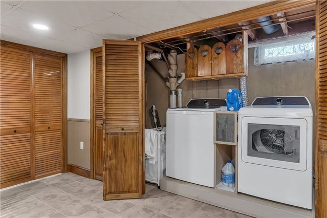 255 Knollwood Drive, Woonsocket, RI 02895