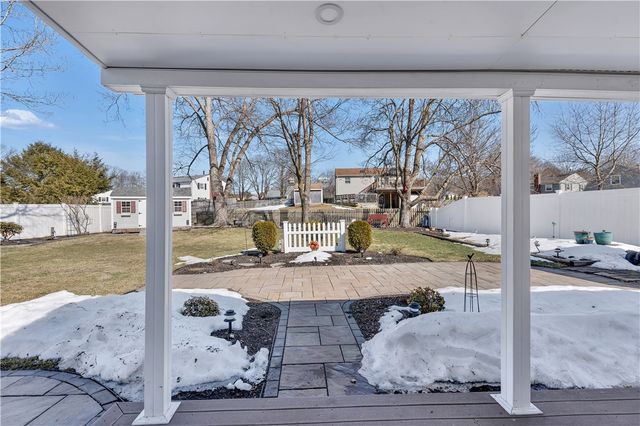 255 Knollwood Drive, Woonsocket, RI 02895