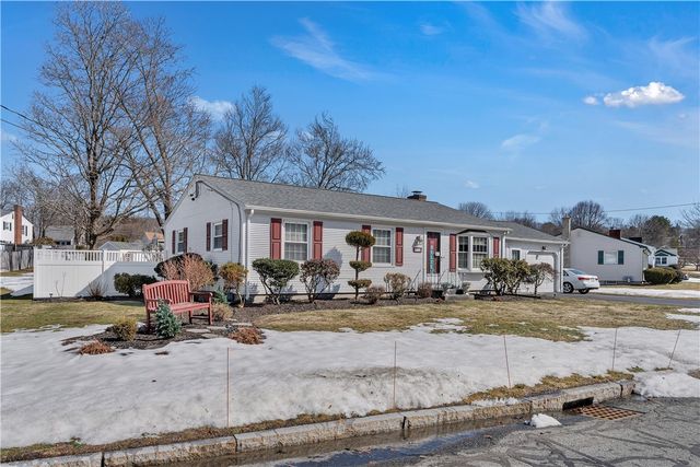 255 Knollwood Drive, Woonsocket, RI 02895