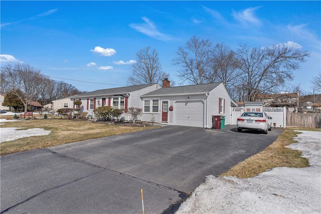 255 Knollwood Drive, Woonsocket, RI 02895