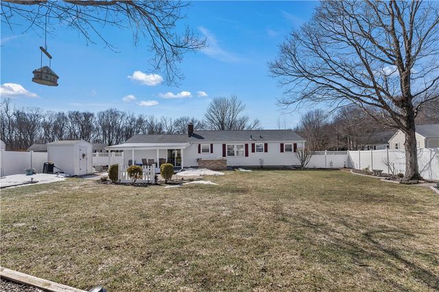 255 Knollwood Drive, Woonsocket, RI 02895