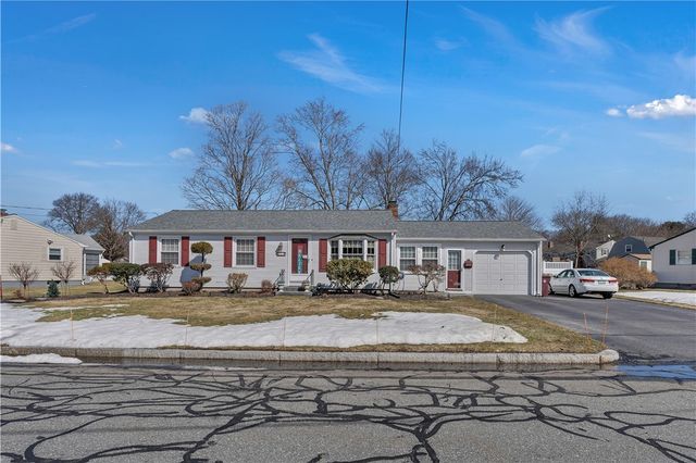 255 Knollwood Drive, Woonsocket, RI 02895