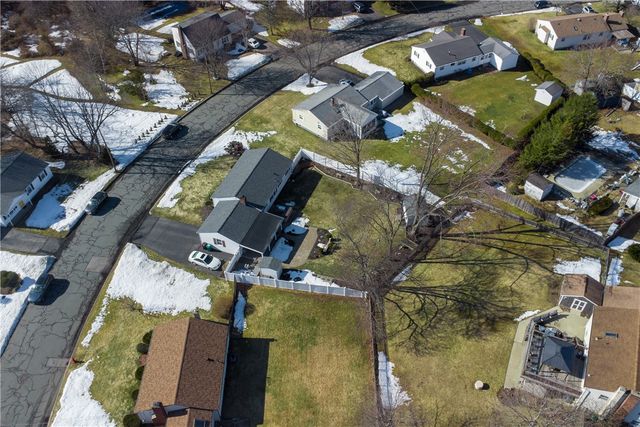 255 Knollwood Drive, Woonsocket, RI 02895