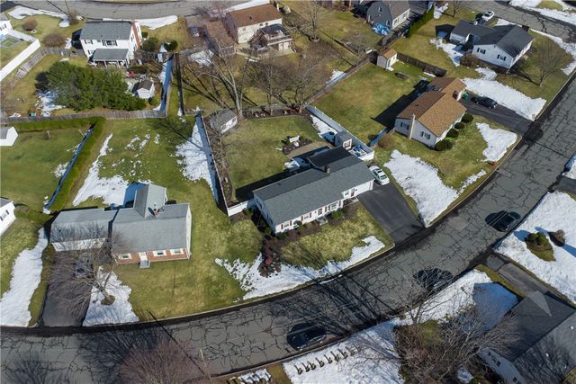 255 Knollwood Drive, Woonsocket, RI 02895