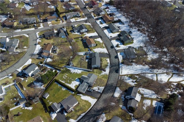 255 Knollwood Drive, Woonsocket, RI 02895