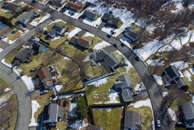 255 Knollwood Drive, Woonsocket, RI 02895