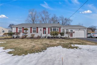255 Knollwood Drive, Woonsocket, RI 02895