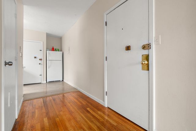 317 Summit Avenue 9, Boston, MA 02135