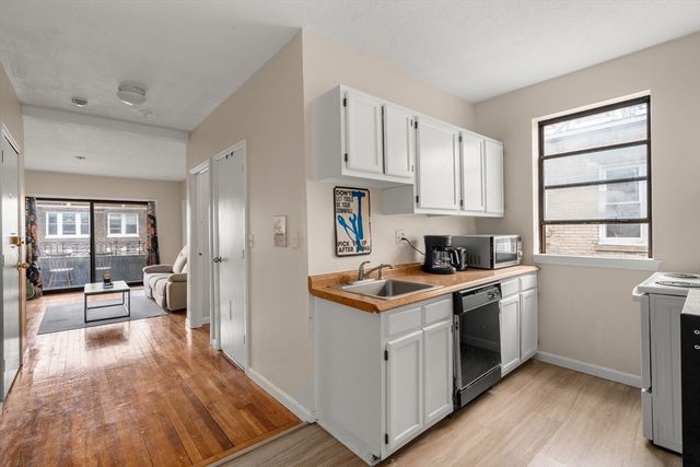 317 Summit Avenue 9, Boston, MA 02135