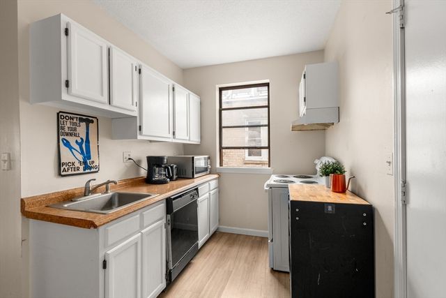 317 Summit Avenue 9, Boston, MA 02135