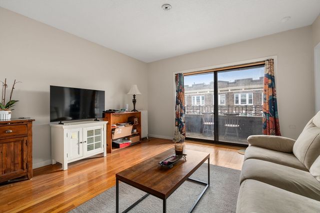 317 Summit Avenue 9, Boston, MA 02135
