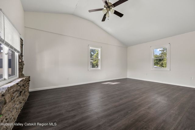 187 New York 9j, Hudson, NY 12534