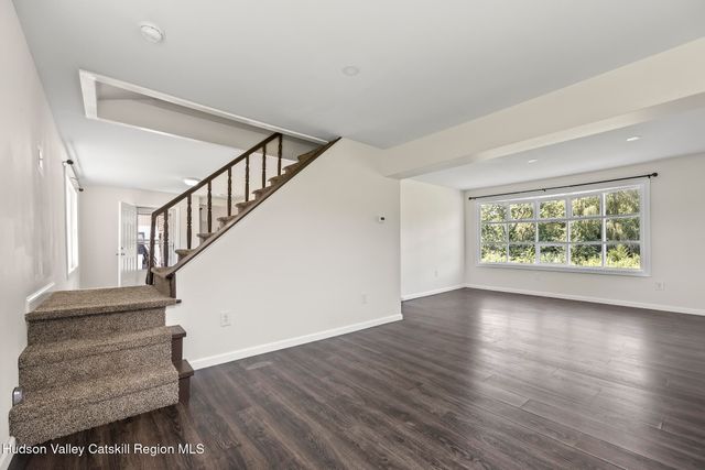 187 New York 9j, Hudson, NY 12534