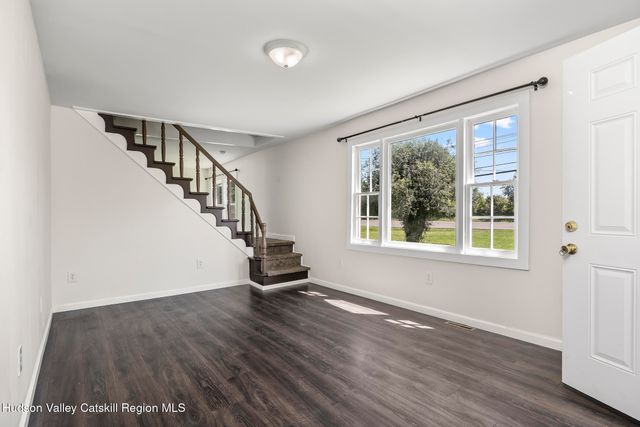 187 New York 9j, Hudson, NY 12534