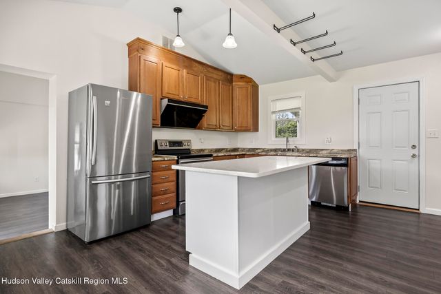 187 New York 9j, Hudson, NY 12534