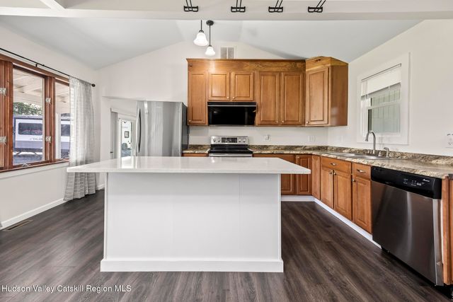 187 New York 9j, Hudson, NY 12534