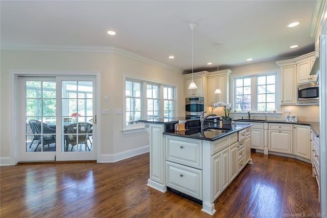 164 North Lake Shore Drive, Brookfield, CT 06804