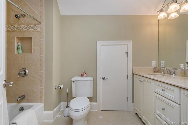 164 North Lake Shore Drive, Brookfield, CT 06804