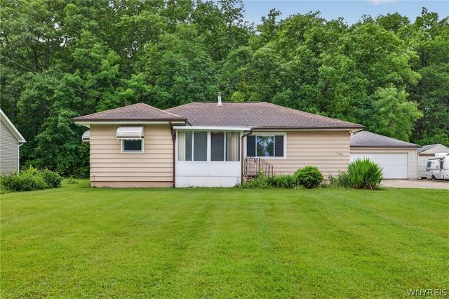 6134 Dover Road, Hamburg, NY 14085