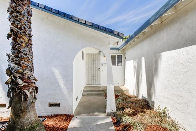 7782 25th St, Sacramento, CA 95832