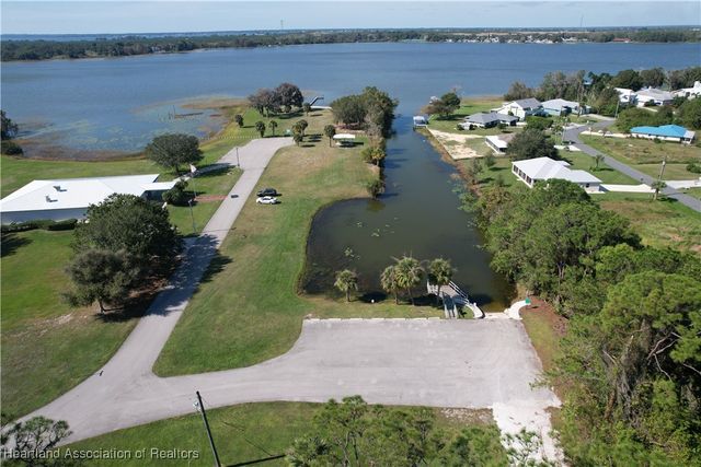 153 Fairway Drive, Lake Placid, FL 33852