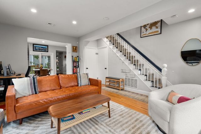 15 Ash St 15, Belmont, MA 02478