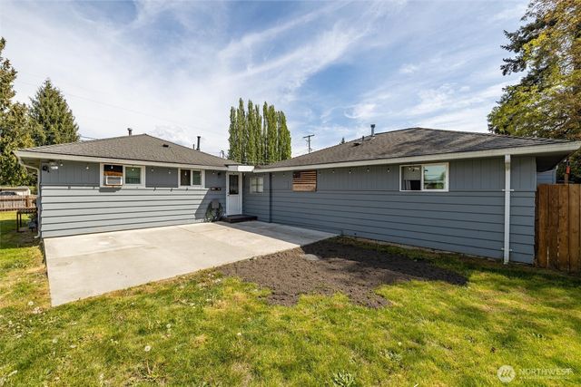 113 S Gardner Road, Burlington, WA 98233