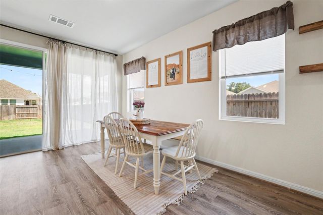 104 Ladolia LN, San Marcos, TX 78666