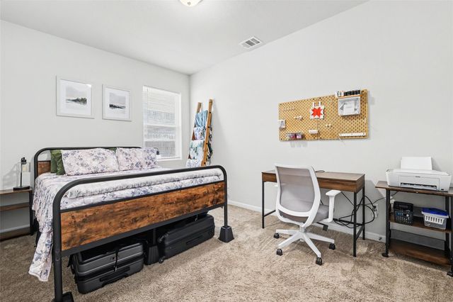 104 Ladolia LN, San Marcos, TX 78666