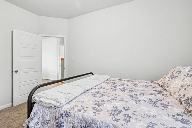104 Ladolia LN, San Marcos, TX 78666