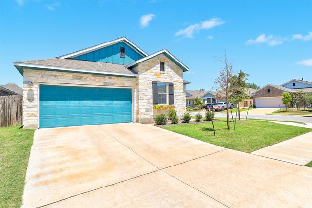 104 Ladolia LN, San Marcos, TX 78666
