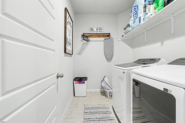 104 Ladolia LN, San Marcos, TX 78666