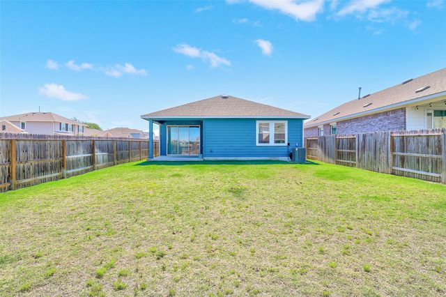 104 Ladolia LN, San Marcos, TX 78666
