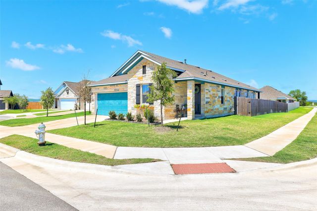 104 Ladolia LN, San Marcos, TX 78666