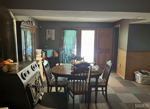 5905 Dogwood Lane, Godfrey, IL 62035
