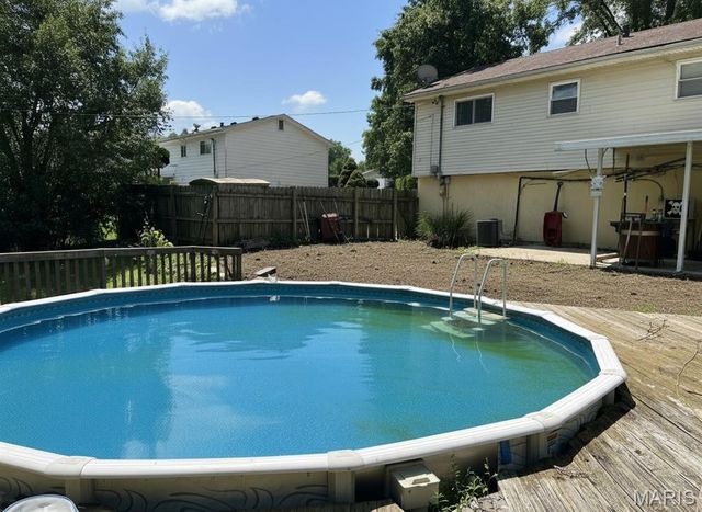 5905 Dogwood Lane, Godfrey, IL 62035