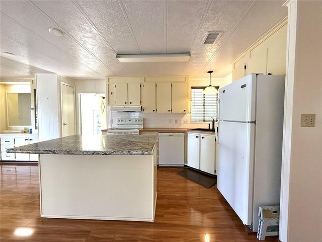 210 N SAINT THOMAS CIRCLE, Apollo Beach, FL 33572
