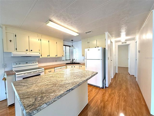 210 N SAINT THOMAS CIRCLE, Apollo Beach, FL 33572