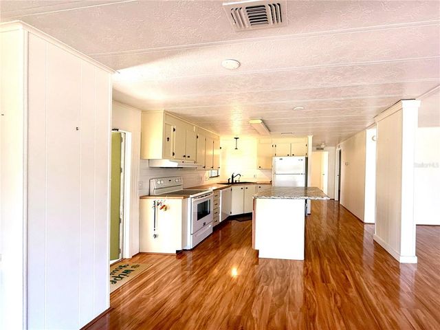 210 N SAINT THOMAS CIRCLE, Apollo Beach, FL 33572