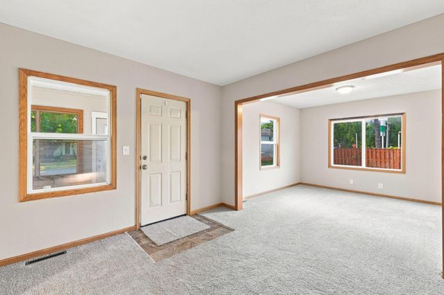4209 Zane Avenue N, Robbinsdale, MN 55422