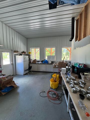 1841 Hwy 1228, East Bernstadt, KY 40729