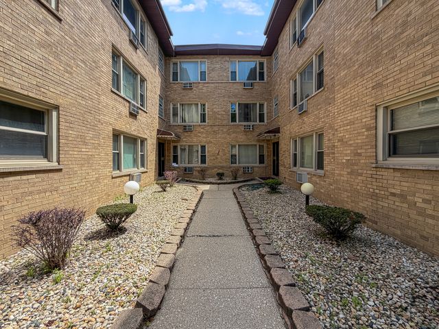 6945 S Chappel Avenue 3A, Chicago, IL 60649
