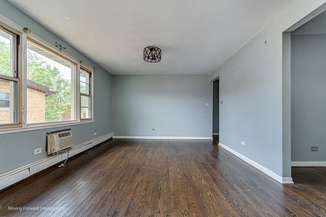 6945 S Chappel Avenue 3A, Chicago, IL 60649