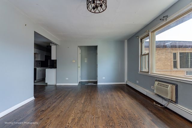 6945 S Chappel Avenue 3A, Chicago, IL 60649