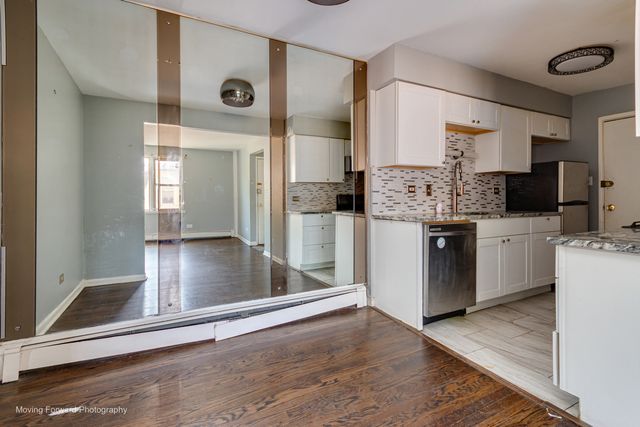 6945 S Chappel Avenue 3A, Chicago, IL 60649