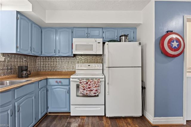 1370 Boxwood CIR, Norfolk, VA 23518