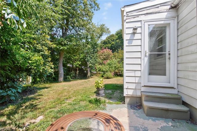 1370 Boxwood CIR, Norfolk, VA 23518