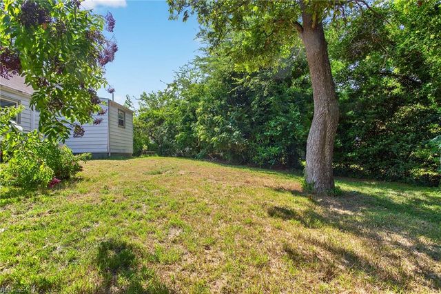 1370 Boxwood CIR, Norfolk, VA 23518