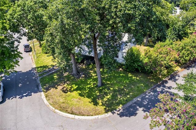 1370 Boxwood CIR, Norfolk, VA 23518