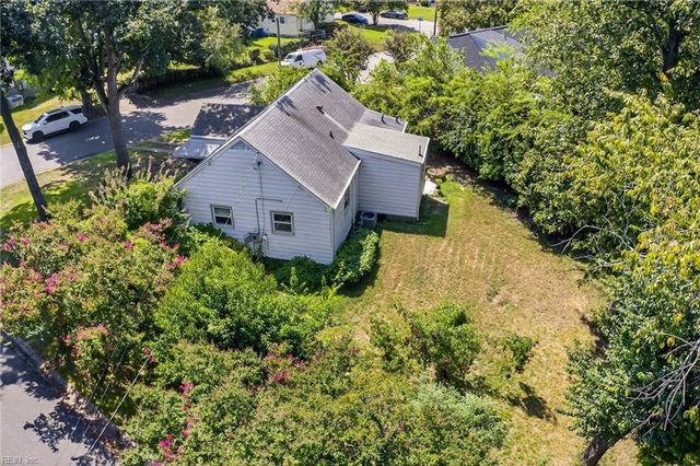 1370 Boxwood CIR, Norfolk, VA 23518